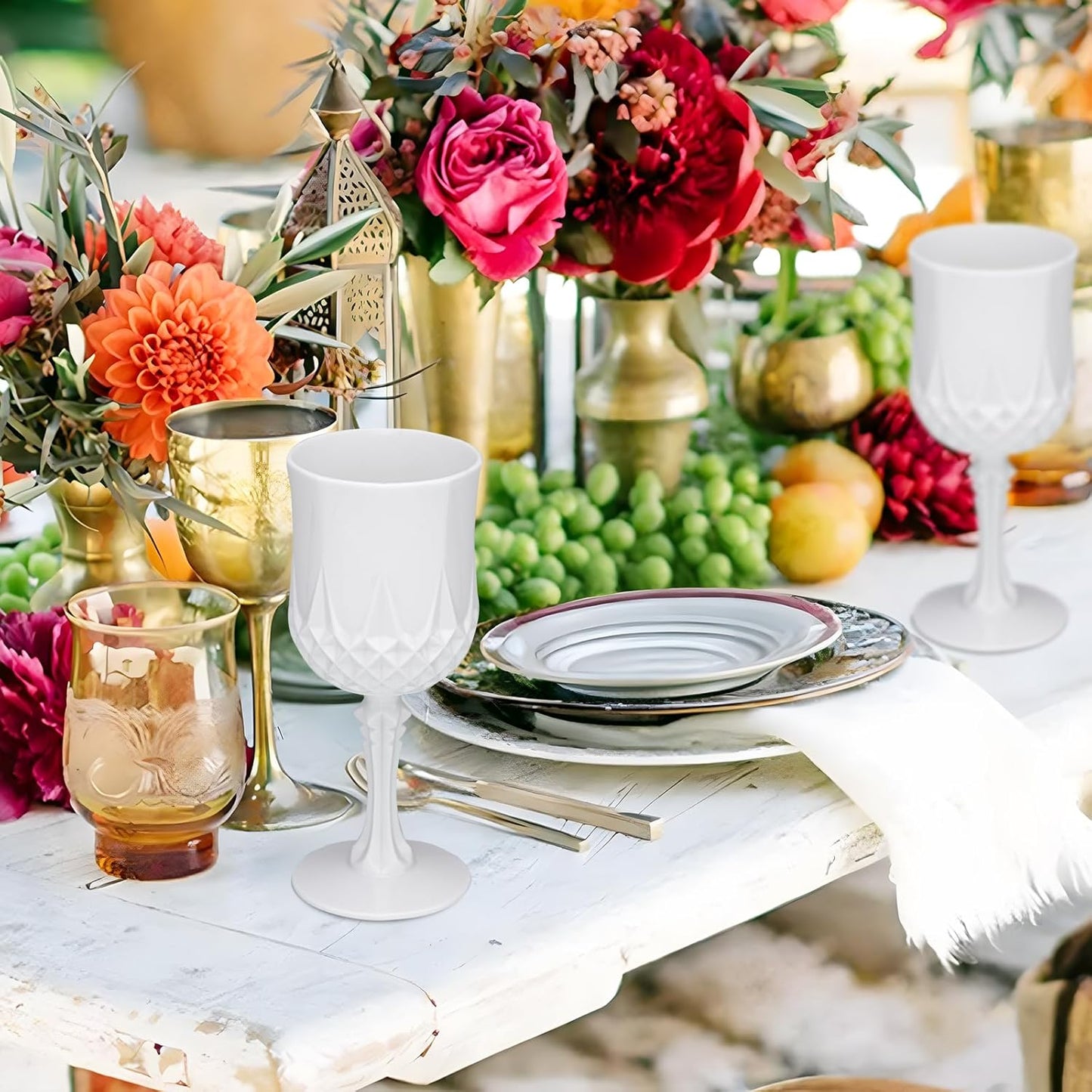 JLYLOL Plastic Vintage Wine Glasses 7OZ Plastic Goblets Vintage Drinking Glasses 24PCS Retro Wedding Glassware Water Goblets Reusable Drinking Cups for Party,Reception,Celebration,Bar,Whiskey(White)