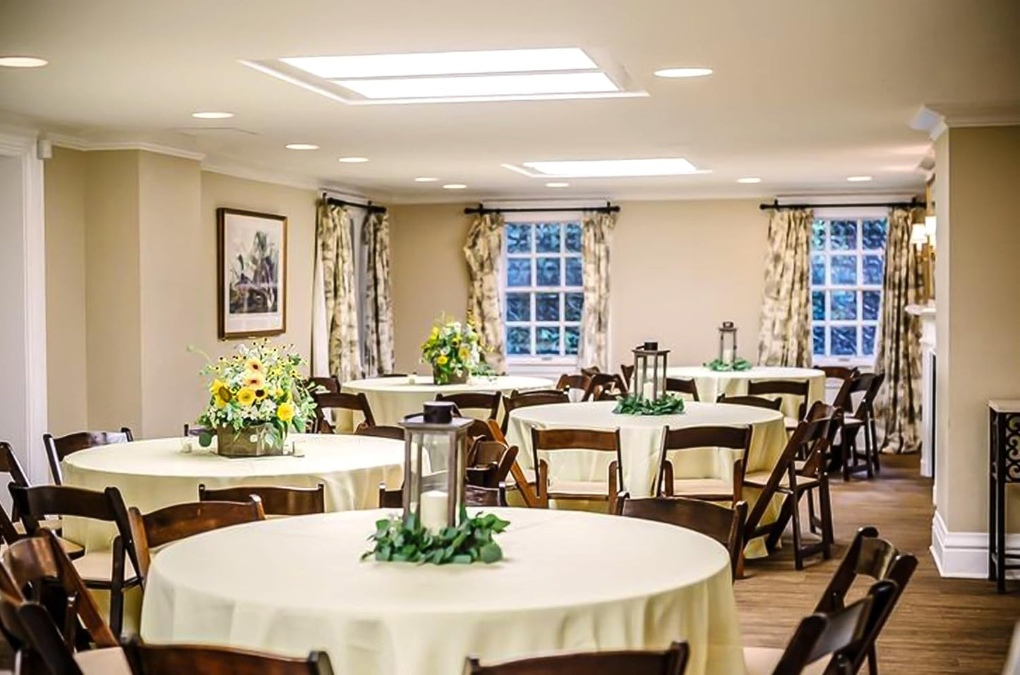 10 Pack Round Tablecloths - 108 Inch, Beige Polyester Table Cover for Round Tables, Stain and Wrinkle Resistant Washable Fabric Table Cloth, Polyester Tablecloth for Wedding Banquet Partie