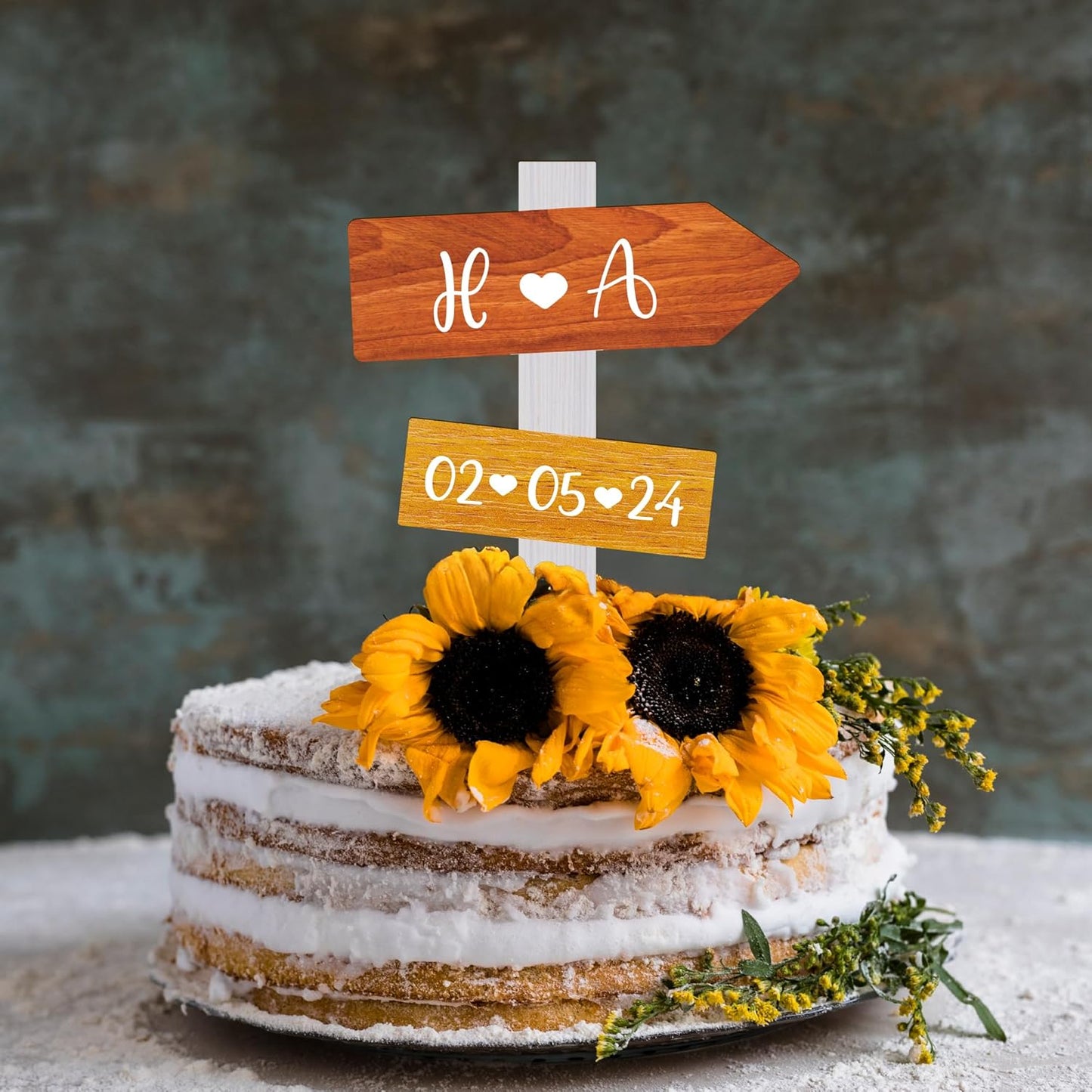 Personalized Rustic Fall Wedding Cake Topper in Wood Custom Bride & Groom Names Initials Wedding Date Cake Decoration (Thanksgiving)