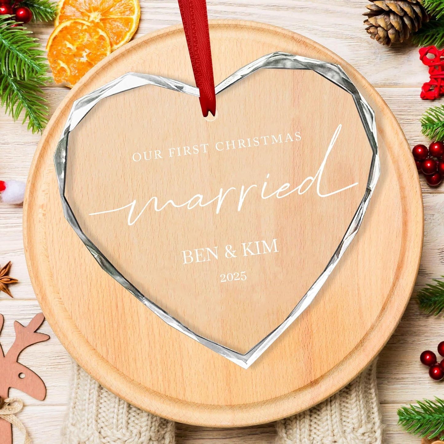 Personalized Glass Ornament 2025 for Married Couples with Name, Custom Wedding Keepsake Gift for Newlyweds, Anniversary or Christmas Décor, Mr and Mrs Ornament A8