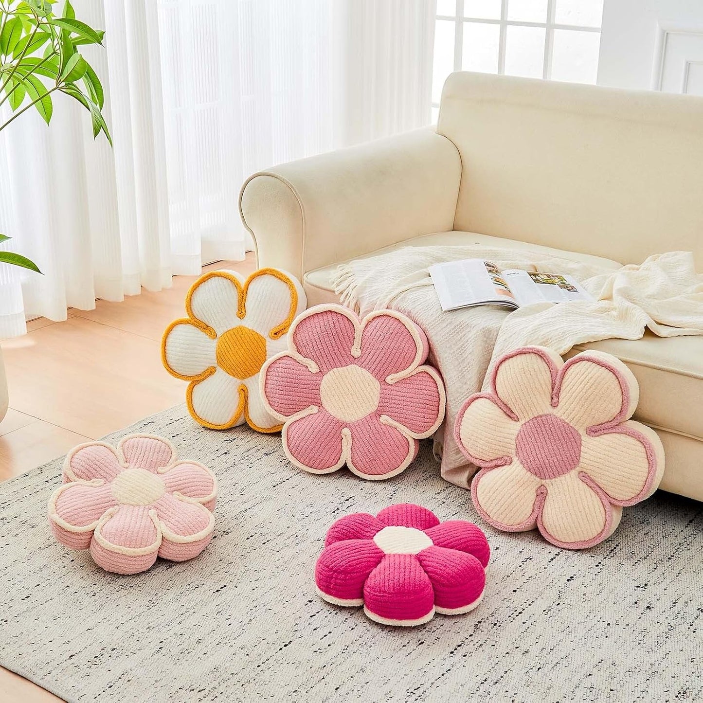 Flower Pillow, Soft Flower Decorative Throw Pillow, Cute Daisy Flower Shaped Seating Floor Cushion Room Décor Plush Pillows for Sofa Couch Bed (17.7 Inch, Light Pink)