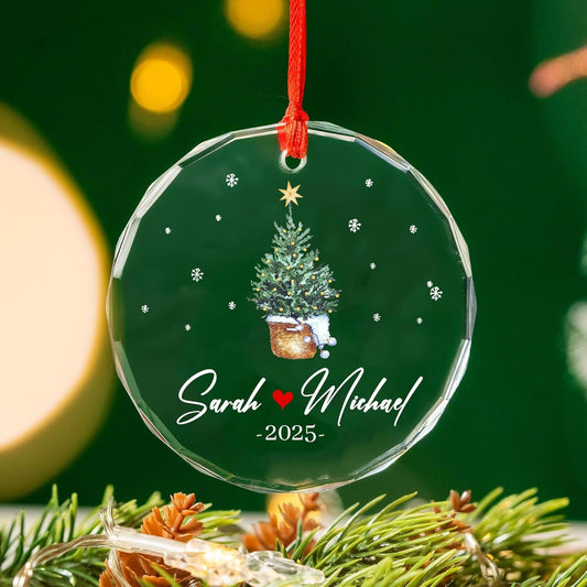 Personalized Glass Ornament 2025 for Married Couples with Name, Custom Wedding Keepsake Gift for Newlyweds, Anniversary or Christmas Décor, Mr and Mrs Ornament A5