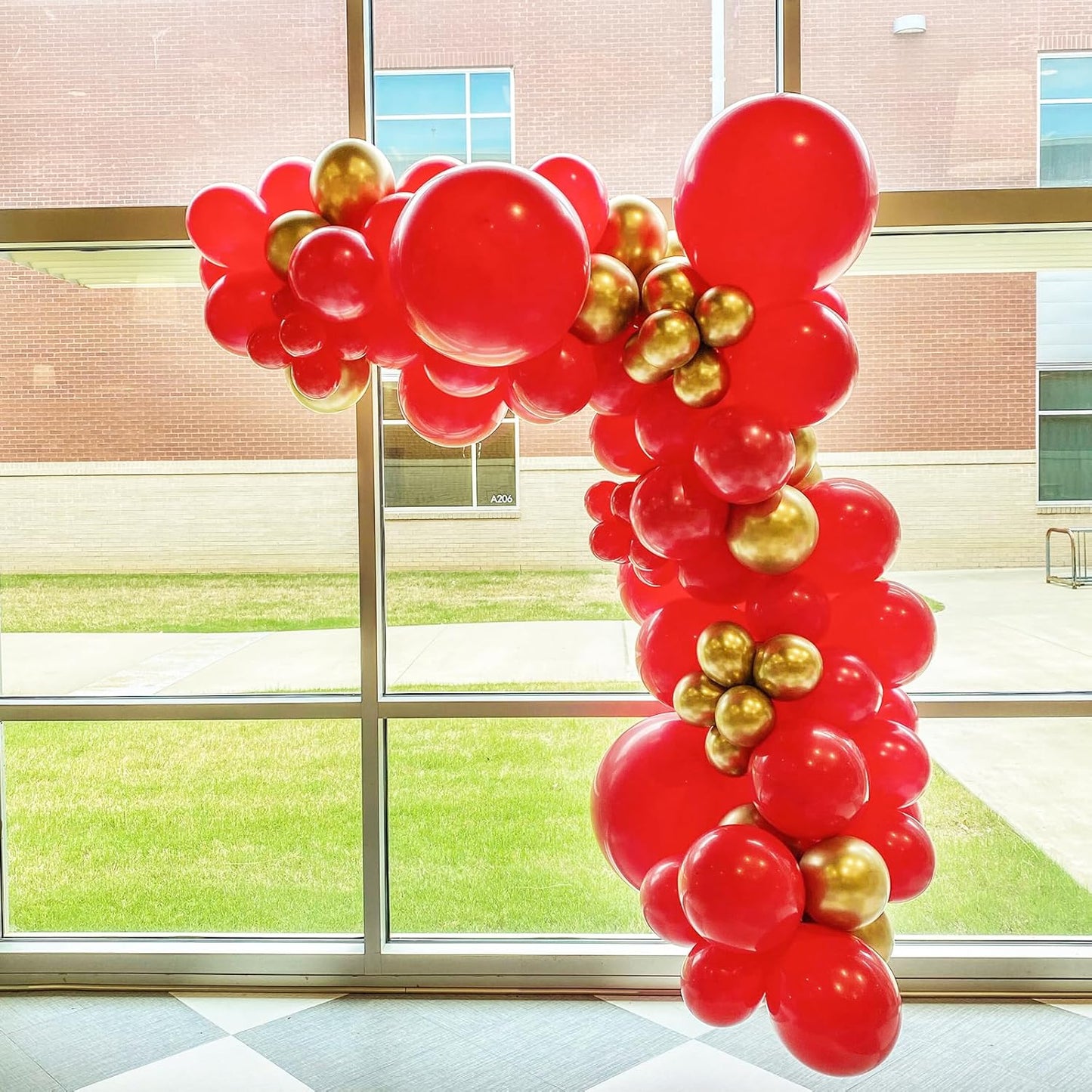 90pack Red Balloons Different Size 18/12/10/5 Inch Red Balloon Garland Arch Kit for Valentine's Day, Graduation, Wedding, Birthday, New Year, Baby Shower, Christmas Party Decorations