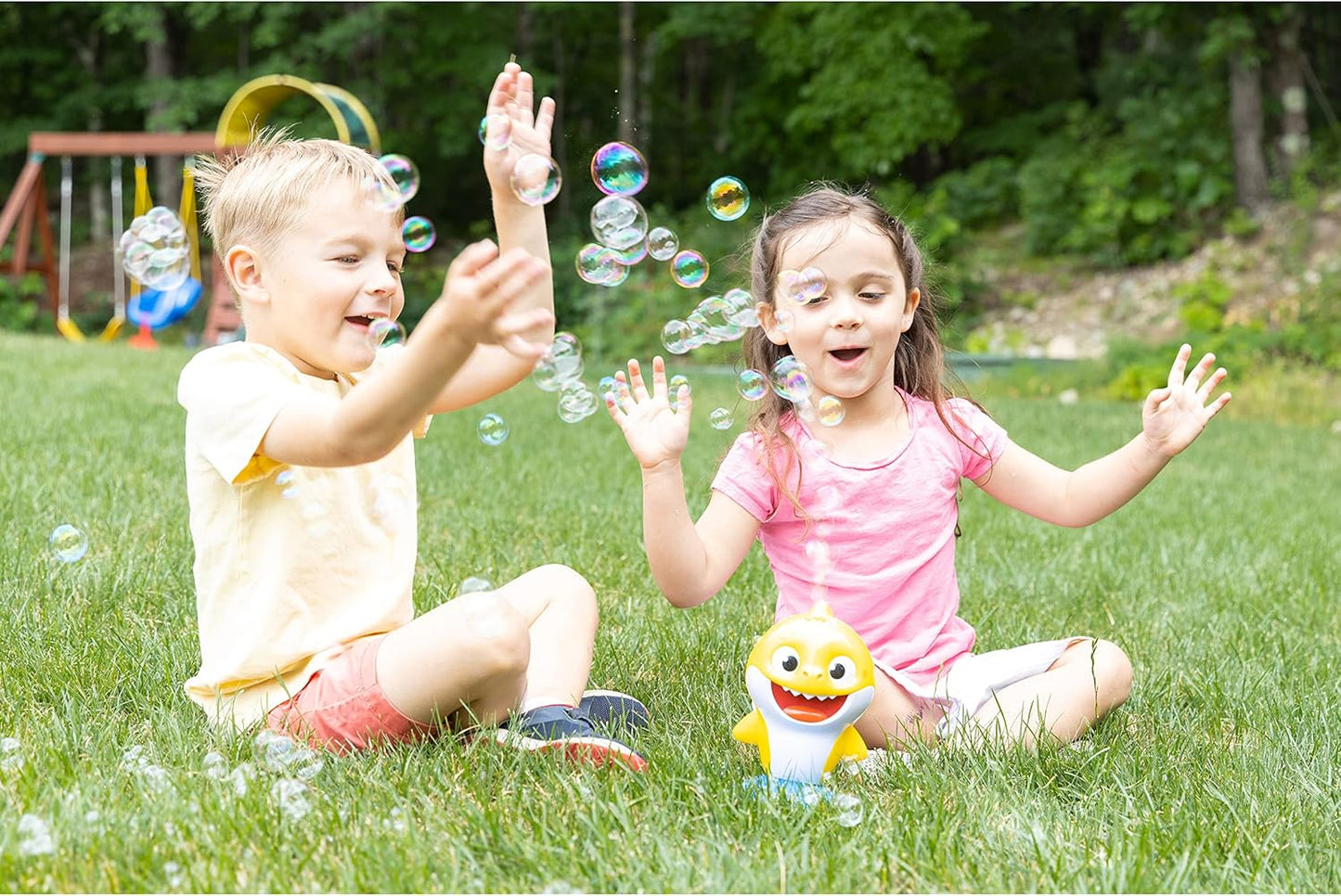 Little Kids Baby Shark NO Spill Musical Bubble Machine,Bubble Toy for Baby, Toddlers and,Amazon Toys Exclusive with 20oz of Extra Bubble Solution 91273E Multicolor