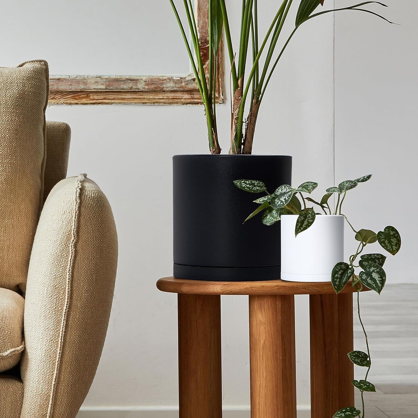 D'vine Dev 4 Pack 5 Inch Modern Plastic Plant Pots, Small Garden Planters for Plant with Drainage Holes and Saucers, White Color, 74-Z-G-2