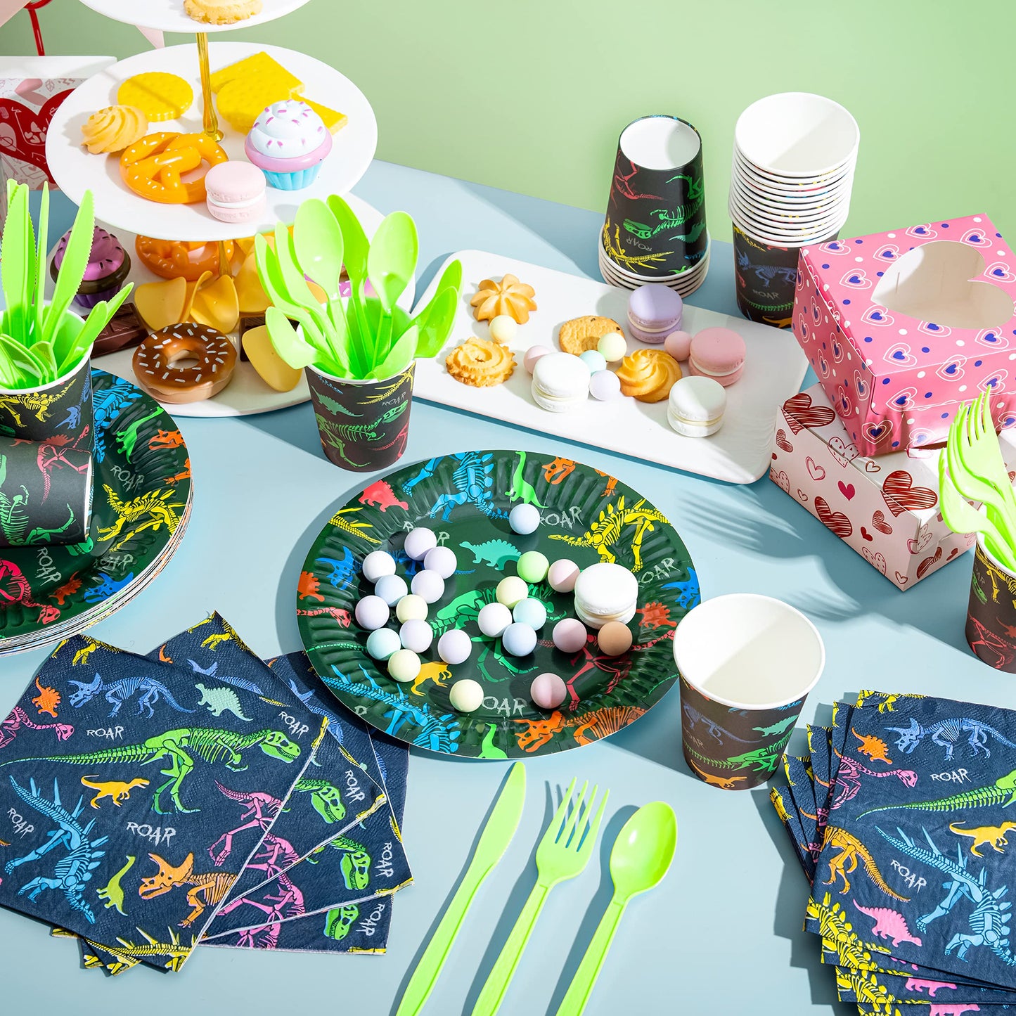 JOYIN 145 Piece Dinosaur Birthday Party Supplies with Banner, 24 Serves Dinosaur Disposable