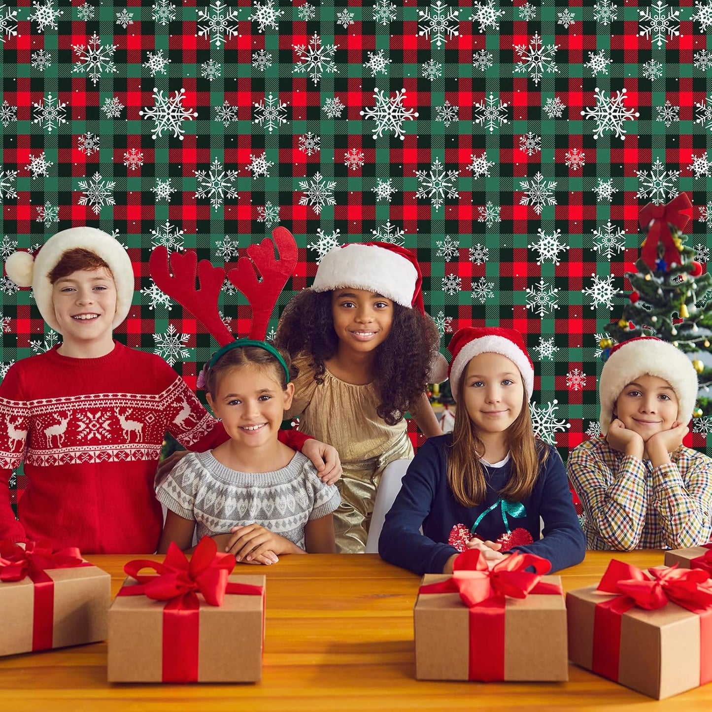 4.5x 100 Ft Roll of Christmas Buffalo Plaid Plastic Tablecloth Decorations,Disposable Red Green Snowflake Table Cover Photography Backdrop with Cutter Box for Christmas Holiday New Year Party Supplies